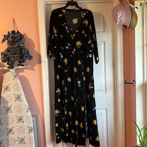 Torrid Black Floral Maxi Dress- Size 3 🖤👗💐